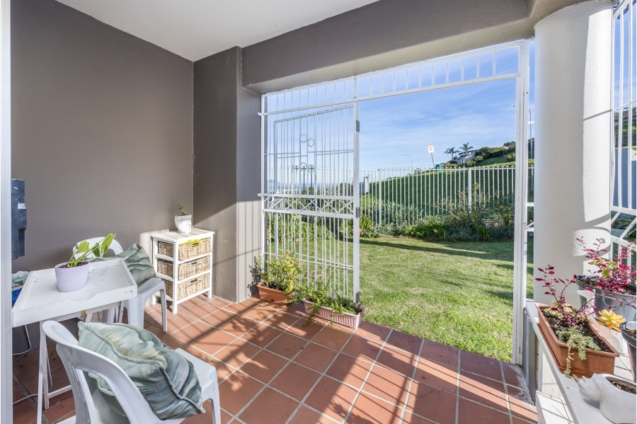 2 Bedroom Property for Sale in Loevenstein Western Cape